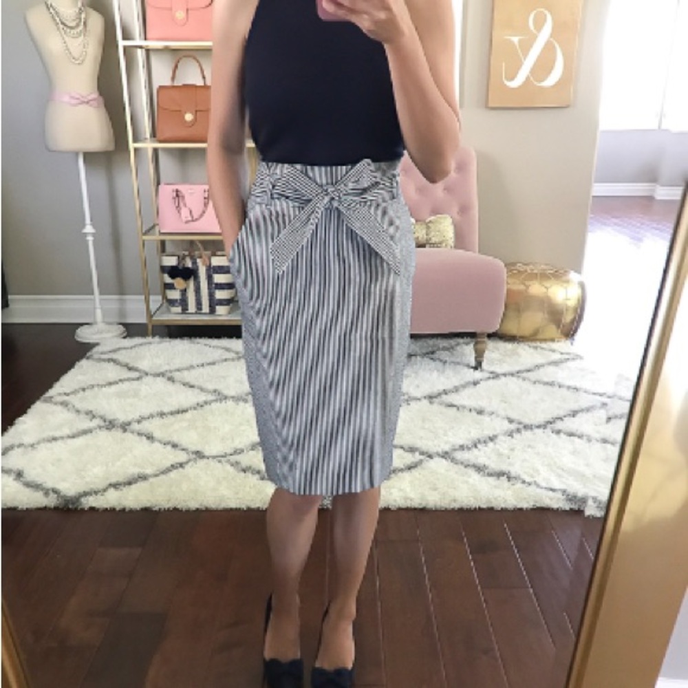 Ann Taylor Factory seersucker skirt